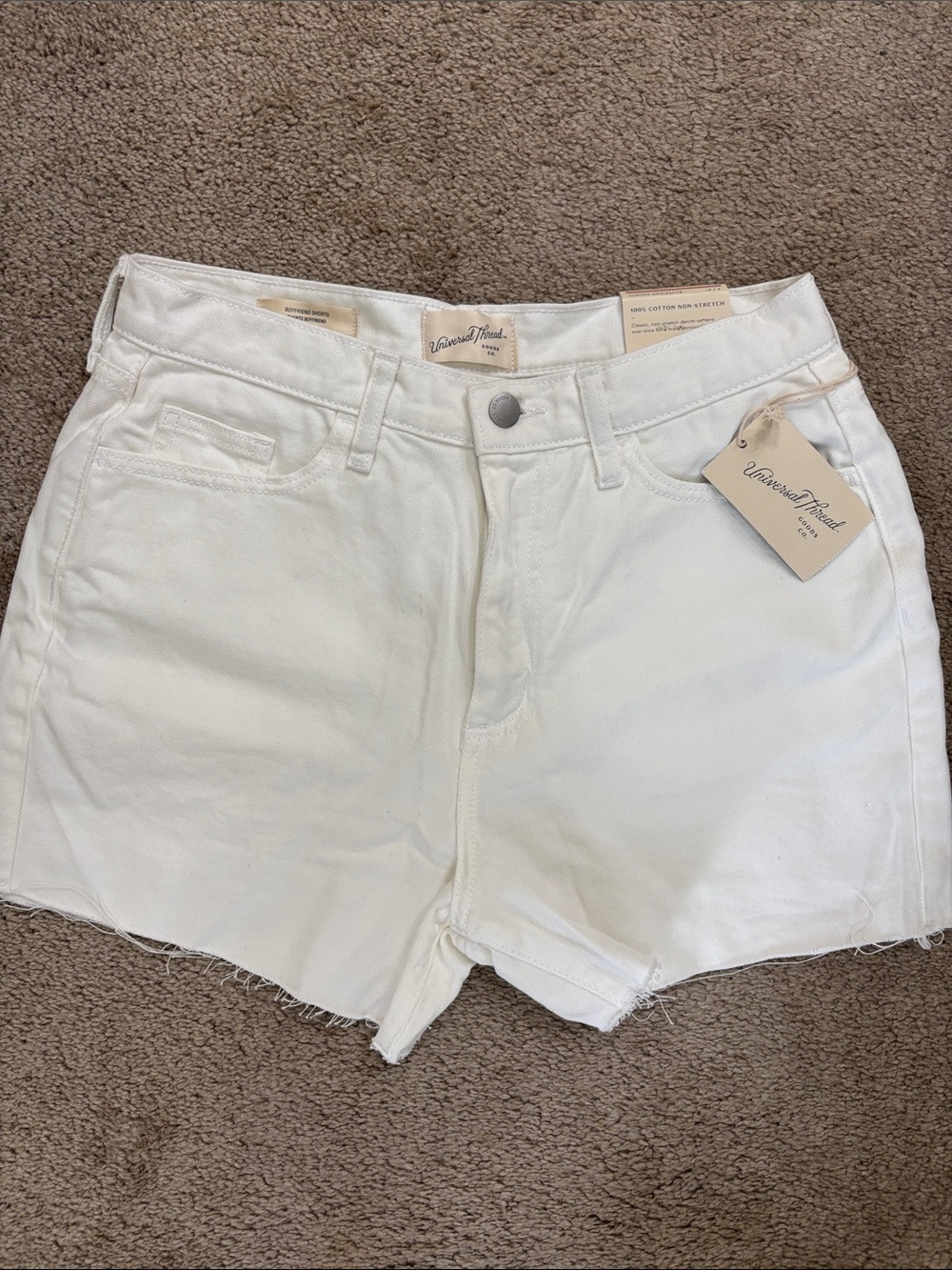 Universal Thread Women’s White Denim Boyfriend Short Size 4